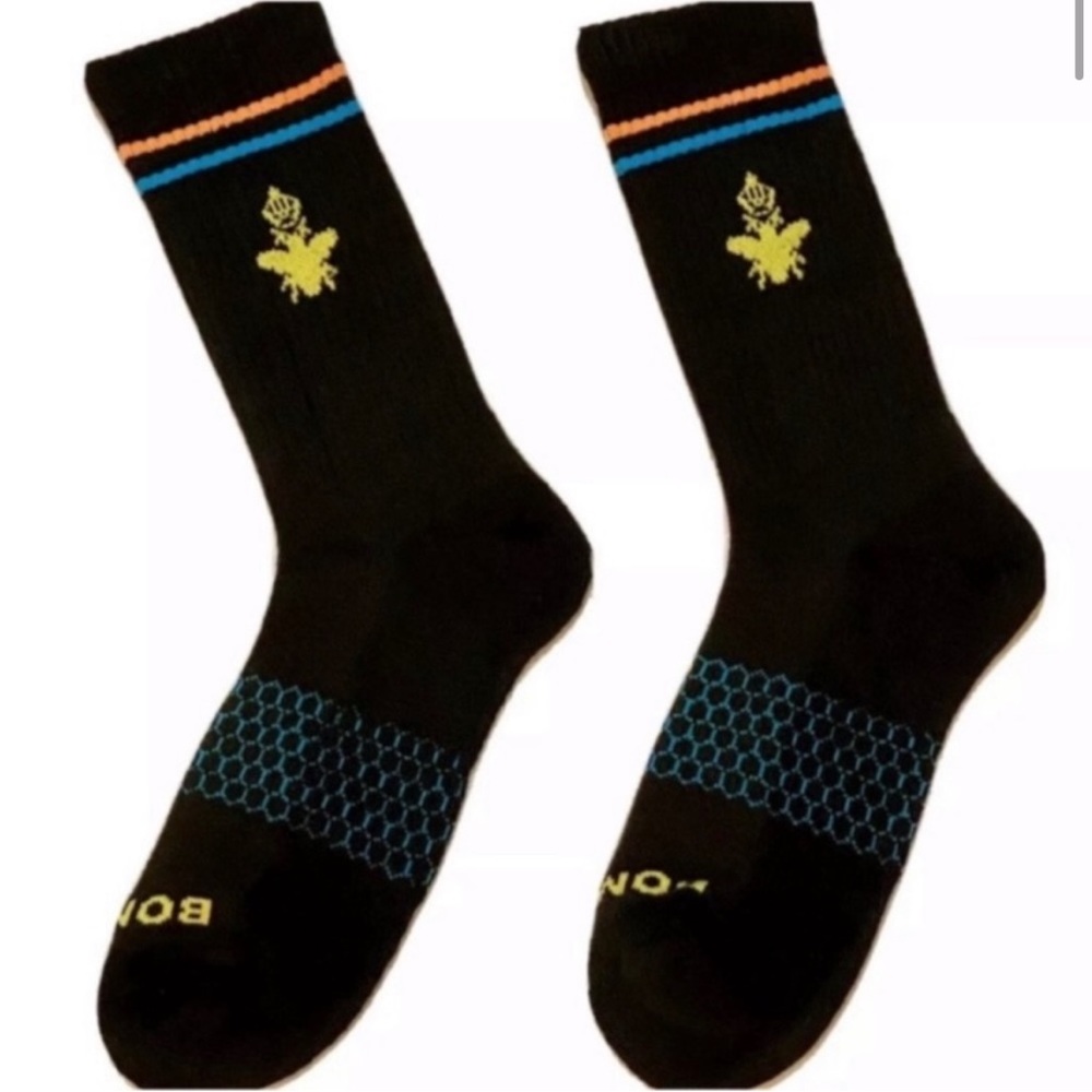 NWT Bombas Black Crew Socks Arch Support Size Medium 2 Pairs